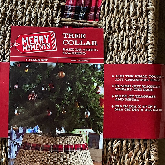 Seagrass Holiday Tree Collar - Picture 1 of 4